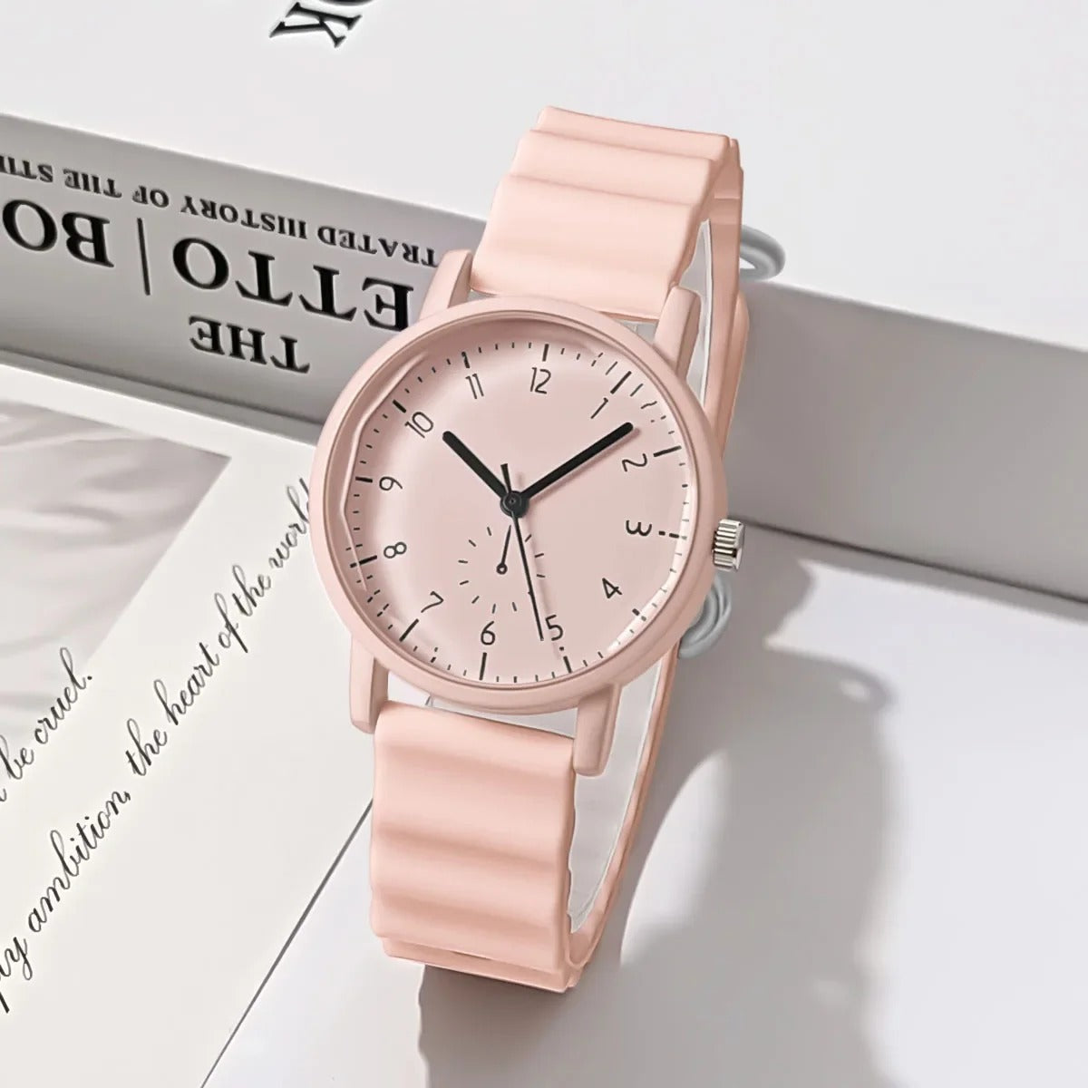 Vibrant Macaroon Quartz Timepiece - Round Analog Watch with Casual Pointer, Soft Silicone Strap, Fashionable Design for Daily Use, Perfect for Women