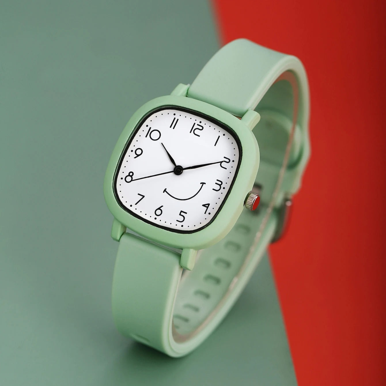 New women's fashionable,cute, minimalist, and versatile silicone wristband quartz watch